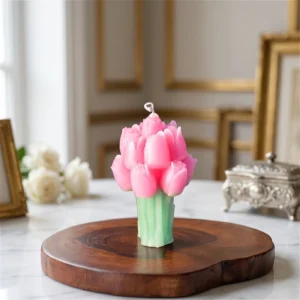 Tulip scented candle